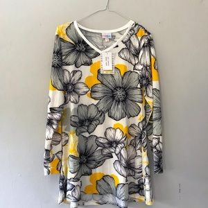 LuLaRoe Elizabeth Top Size XXS